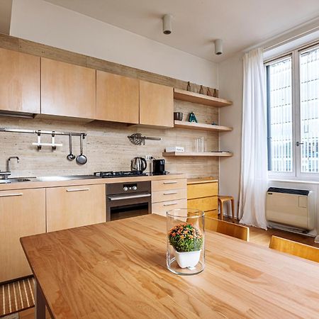 One Bedroom Apartment In Brera Милан Экстерьер фото
