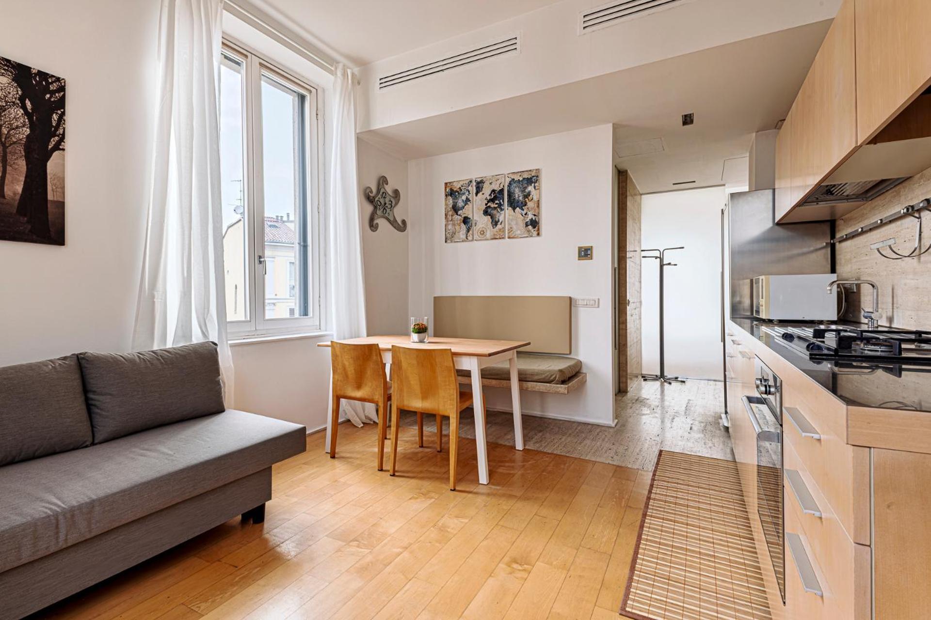One Bedroom Apartment In Brera Милан Экстерьер фото