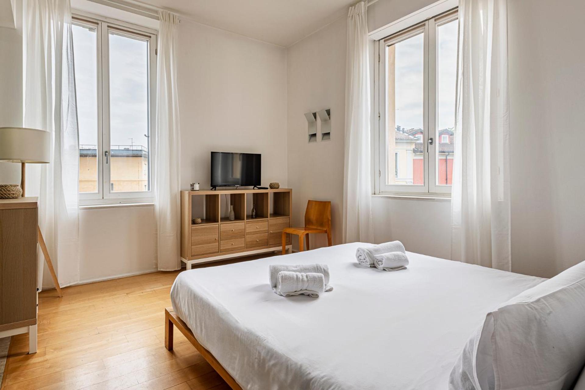 One Bedroom Apartment In Brera Милан Экстерьер фото